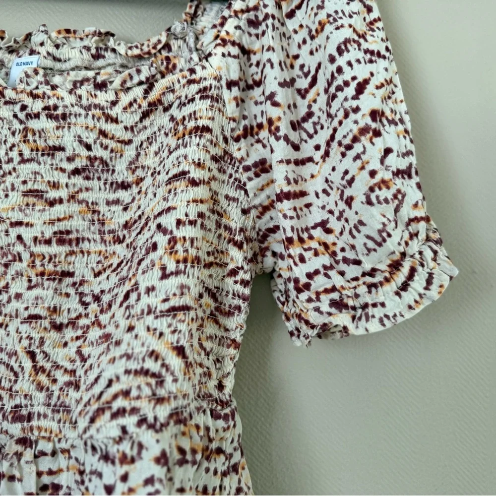 Old Navy Red and White Puff Sleeve Smocked Blouse
